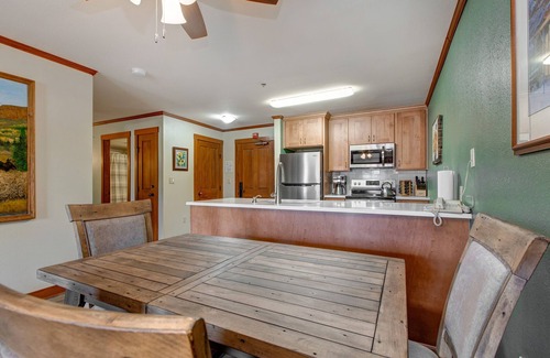 Salt Lake Mountain Resorts Condo | 2nd-floor ski-in/out condo w/balcony, fireplace, shared pool, hot tub, game room