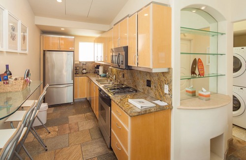 Central Mission Beach Condo | 2nd Floor Surf Rider Condo In Mission Beach - Hot Tub And Ocean View