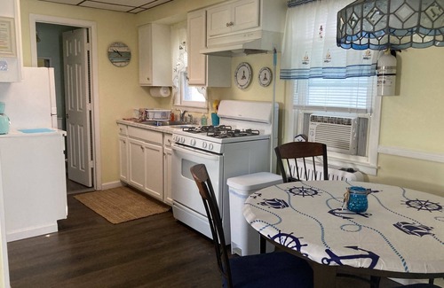 Seaside Heights Cottage | 2nd house from beach Private cottage w outside patio. Sleeps 4