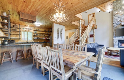 Tannersville House | 2nd Largest Home @ Camelback “Occupancy is 20 with day guests included”