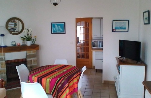 Agon-Coutainville Cottage | 2nd line house 10 meters from the sea-free wifi