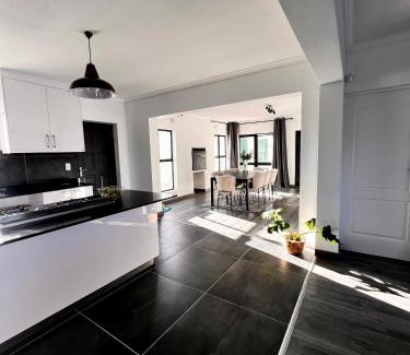 Elgin House | 2nd on Strand