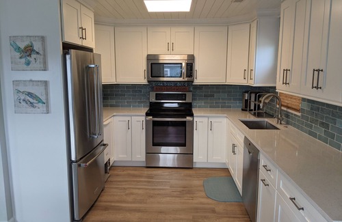 Long Beach House | 2nd Row, 6BR, 3BA, Huge Heated Pool, separate Cottage, Dog-Friendly