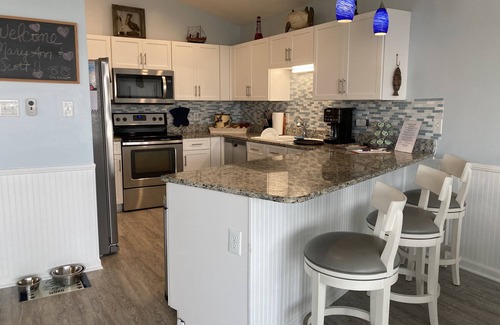 Emerald Isle House | 2ND ROW. See/Hear The Ocean. 10% OFF WEEK STAY 8/16-9/6. Dogs stay free