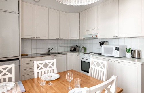 Kaartinkaupunki Apartment | 2ndhomes Bright 2BR Apartment
