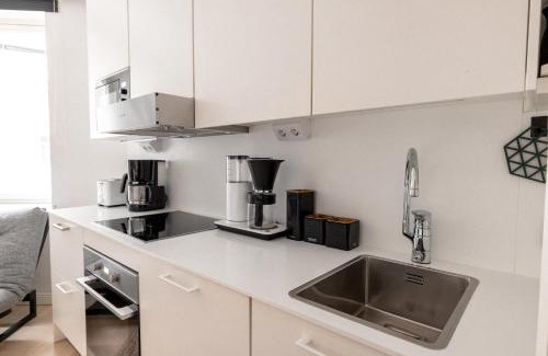Kamppi Apartment | 2ndhomes Studio in Bulevardi