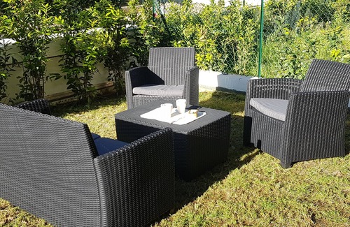 La Bocca Nord Apartment | 2p air-conditioned apartment in quiet residence with small garden