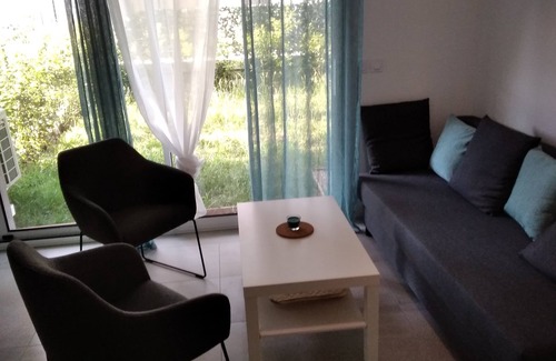 La Bocca Nord Apartment | 2p air-conditioned apartment in quiet residence with small garden