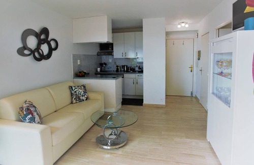 Mandelieu-la-Napoule Beach Apartment | 2P40 2-room apartment with sea and port view