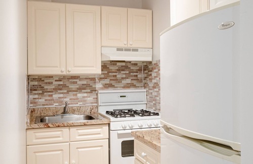 Midtown South Apartment | 2RW Chic Chelsea Studio Just for You