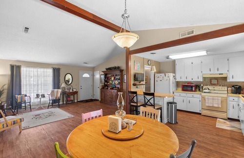 Dothan House | 3/1.5 Home Away from Home in Dothan