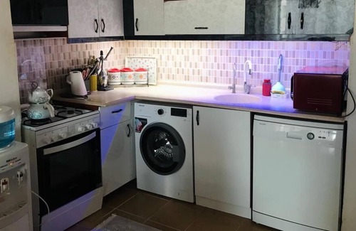 Antalya City Centre Apartment | 3+1 FAMİLY APARTMENT 6 PEOPLE ROOMS WİTH BALCONY
