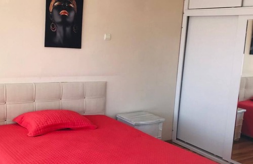 Antalya City Centre Apartment | 3+1 FAMİLY APARTMENT 6 PEOPLE ROOMS WİTH BALCONY