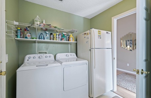 Del Mar House | 3/2 Designer in the Village of Del Mar near the Spanish Springs Towne Square