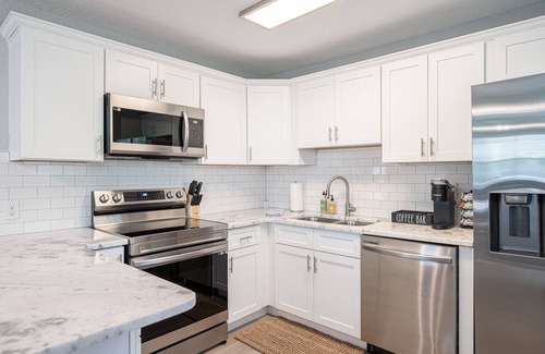 Dixieland House | 3/2 Downtown Lakeland Family & Pet Friendly Home