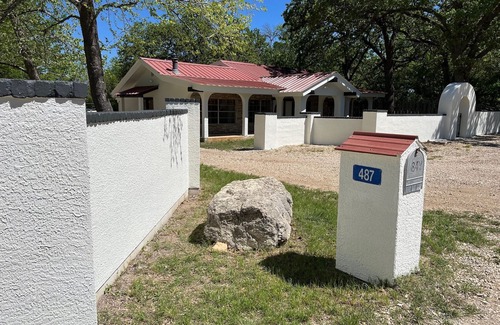 Center Point House | 3/2 home on 3 acres w/Private Guadalupe River frontage in CenterPoint Tx
