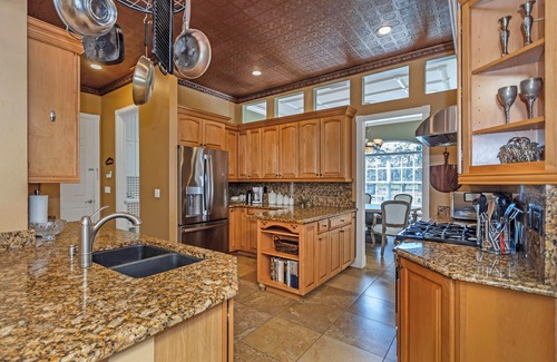 Forest Hills House | 3/2 Home w/Pool Oasis and Golf Course View!