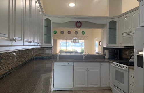 Crown Pointe Villa | 3-2 Naples Villa 10 minutes from downtown Naples and Beaches