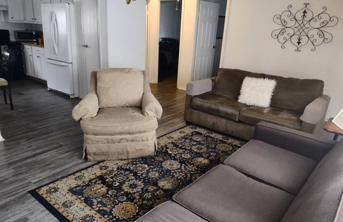 Longview House | 3/2 Quiet neighborhood, just outside of Town
