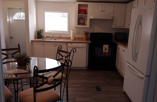 Longview House | 3/2 Quiet neighborhood, just outside of Town
