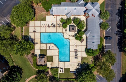 Oxford Apartment | 3/2 Turnberry Condo w King suite