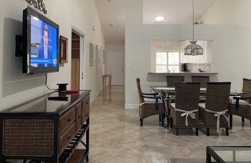 Crown Pointe Villa | 3-2 Villa.