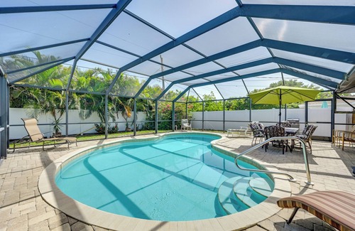 North Naples Cottage | 3/4 Mi to Delnor-wiggins Pass: Naples Getaway