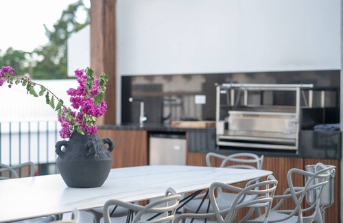 Antigua Guatemala House | 3.5 Blocks from Central Park, Heated Pool and 7 bedrooms 9 bathrooms, AC and Gym