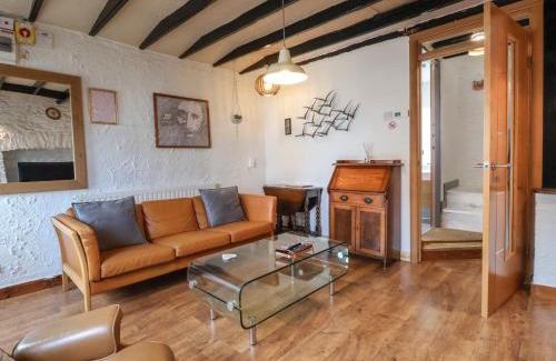Ffynnongroyw House | 3 Abergele Terrace