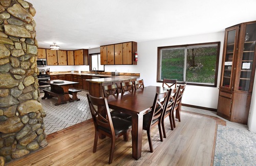 Preston Cabin | 3 Acres of Family Reunion Bliss. Sleeps 50. Private Pool. Available Summer 2026.