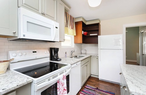 Douglas Cottage | 3 Adorable Old Fashioned Cottages In A Great Location ~ 3 Cottages At One Price!