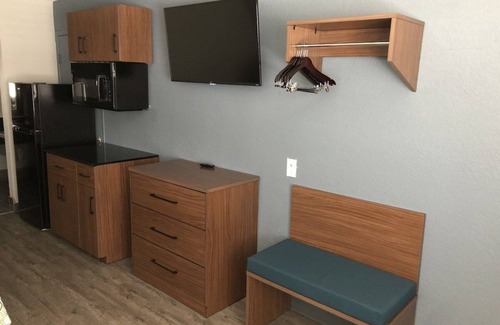 Arena District Hotel | 3 Affordable Studios w/Kitchenette, Flat-Screen TV Near San Antonio's Top Sites