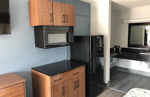 Arena District Hotel | 3 Affordable Studios w/Kitchenette, Flat-Screen TV Near San Antonio's Top Sites