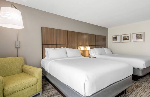 Tropic Hotel | 3 Amazing Pet Friendly Units W/Pool and Free Parking | Close to Cruise Terminal