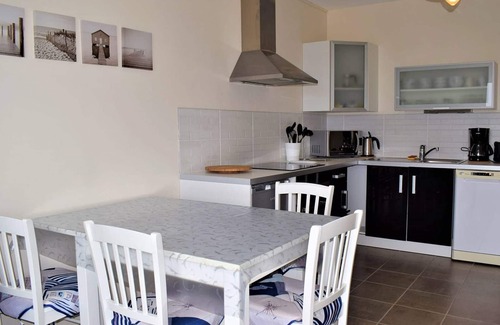 Tregastel Apartment | 3* Apartment with elevator, balcony and private parking in Trégastel