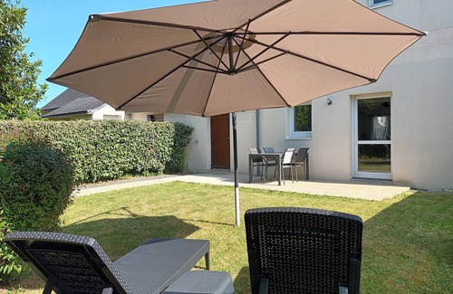 Fouesnant Apartment | 3★ Apartment with Enclosed Garden and Terrace – Peace & Comfort Near the Sea