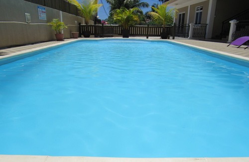 Flic-en-Flac Apartment | 3 APARTMENTS of 110 m2 - ACCOMMODATION CAPACITY: 20 People