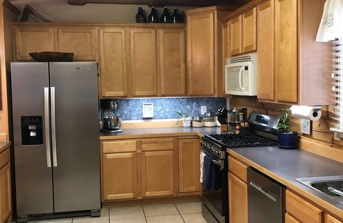 Wasilla House | 3 Bd-Beautiful Log Home w Garage & Yard in Central Wasilla