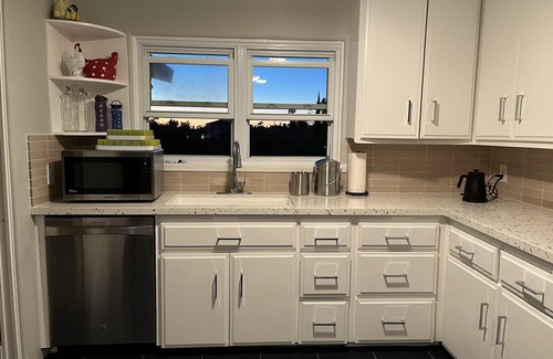 University Heights House | 3 BD CANYON COTTAGE, KEY LOCATION, BLOCKS FROM PRIDE PARADEn