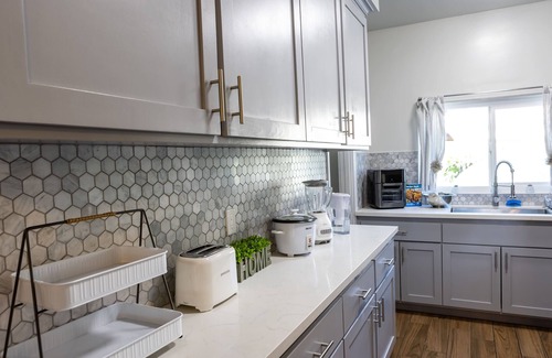 Hellman Street House | 3 Bd Home Near Downtown Long Beach w/Free Parking