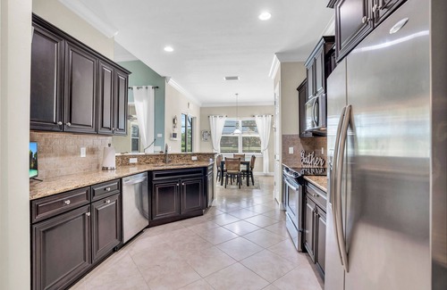 Arborwood House | 3-bd house in fantastic Plantation Golf neighborhood with pool, fitness, laundry