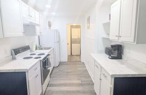 Old Orchard Beach Apartment | 3 BD, Pet friendly,FREE parking and wifi