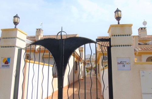 Orihuela Costa House | ✓3 BDR sleeps 5✓Pool View✓Family Friendly ✓Walking Distance to Amenities & Beach