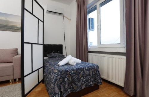 Bucharest City-Centre Apartment | 3 bdrm apartment in city center
