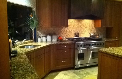 Palm Desert House | 3 Bdrm Luxury. Gourmet Kitchen/Pool/Spa/Walk to Shops. Pets OK. Short/Long Term