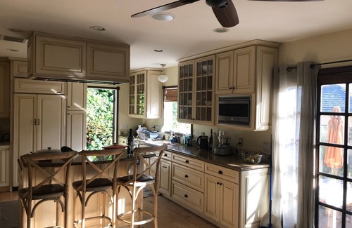 Redondo Beach House | 3 bed 2 bath Beach cottage 1750 sq ft with gardens 15 minute walk to the beach