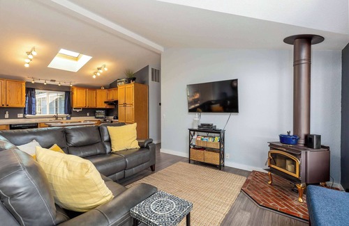 Deschutes River Woods House | 3-Bed 2 Bath Home in Bend with Hot Tub, Game Room