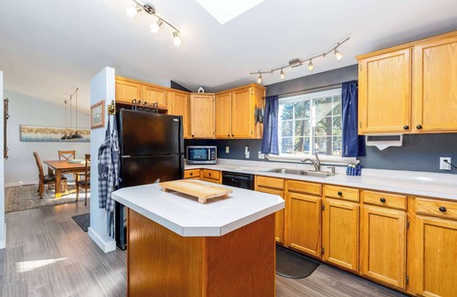Deschutes River Woods House | 3-Bed 2 Bath Home in Bend with Hot Tub, Game Room