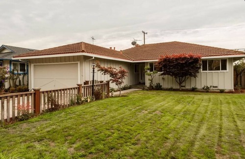 East San Mateo House | 3 Bed 2 Bath House San Mateo Next to Lagoon