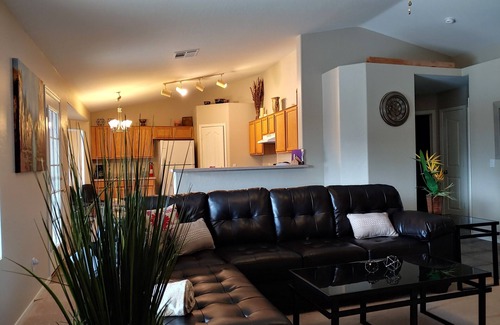 Coronado Ranch House | 3 bed/2 bath in a very nice neighborhood in gilbert
